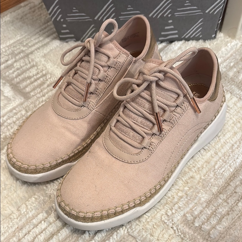 Women's Pink Casual Sneakers